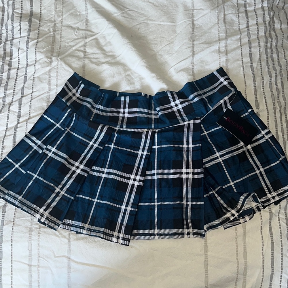 BRAND NEW plaid miniskirt